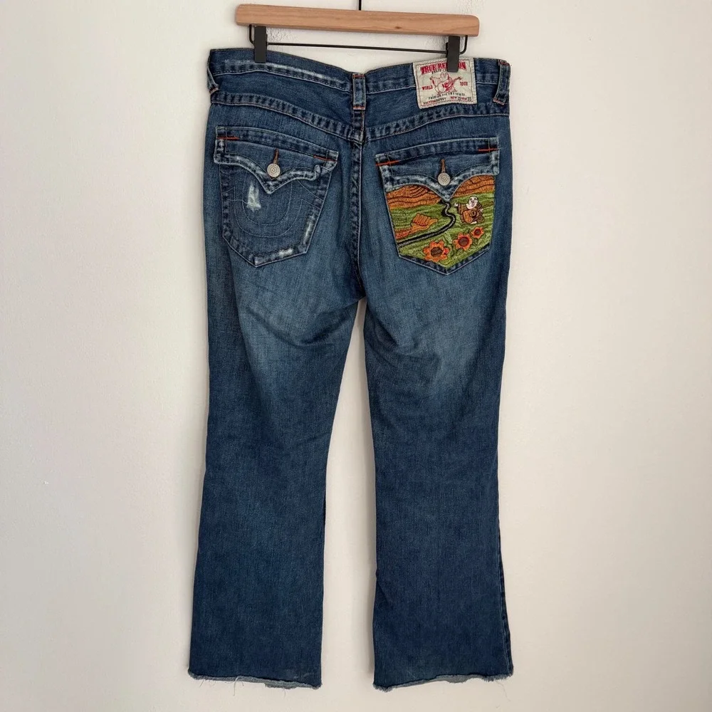 Vintage Y2K True Religion Bobby embroidered jeans 33 flared boho casual